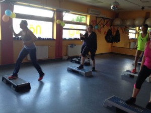 Step aerobic Gyöngyivel             